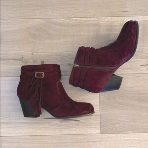 Women’s Burgundy Suede Ankle Boots - Stylish Fringe Accent
